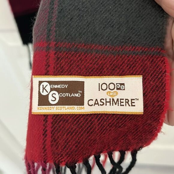 Kennedy Scotland 100 Cashmere Scarf Red Plaid Fringe NWOT GIFT ! - Picture 3 of 6